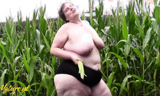 Hairy Mature BBW Tina Plays With Her Huge Ass & Fat Pussy In a Corn Field