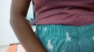 මල්ලි ඔයා මේවා අයියට එහෙම කියන්න එපා හොද්ද