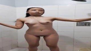 Scarcely 18 Filipina, Mia Mendoza is having a bathroom in front of the camera, just for joy